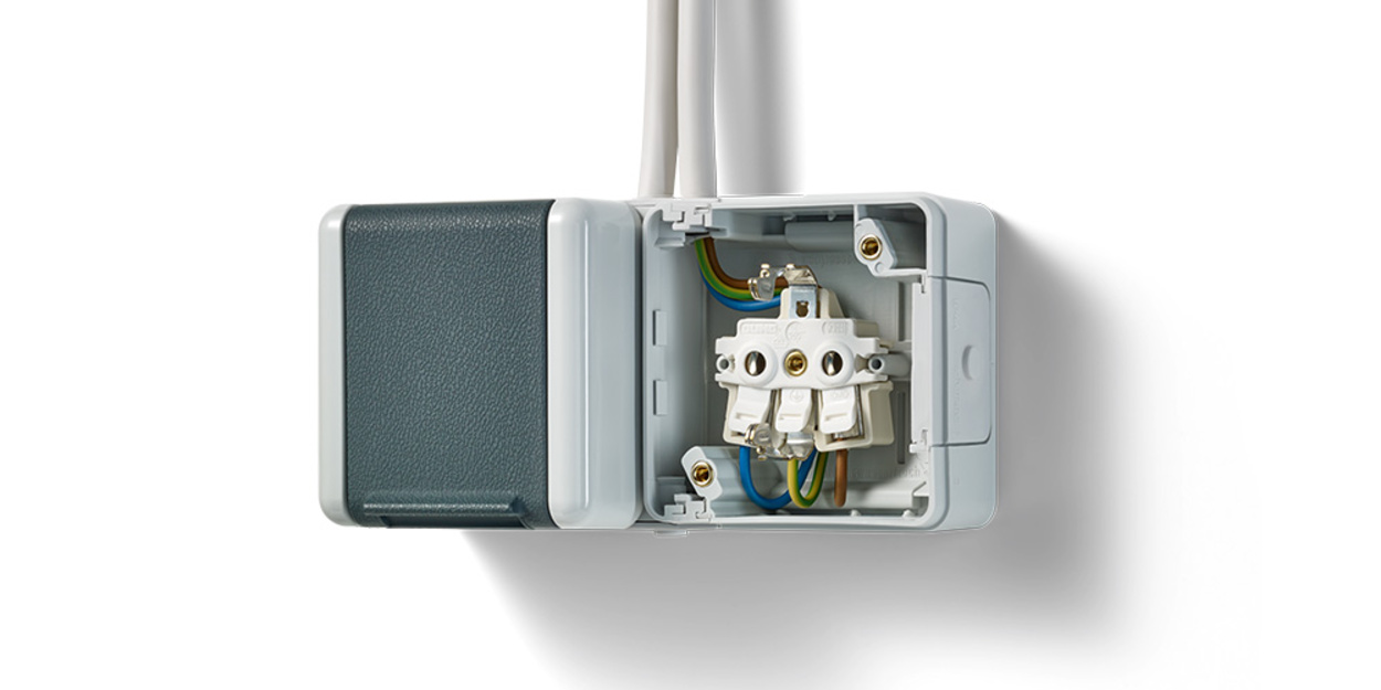 Doppelsteckdose mit Trennsteg bei EBA Elektro- und Beleuchtungsanlagen GmbH in Artern