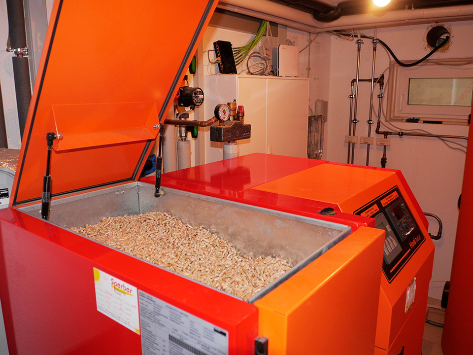 Palletheizung2 bei EBA Elektro- und Beleuchtungsanlagen GmbH in Artern